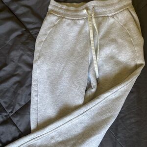 Lululemon Scuba Relaxed High Rise Joggers